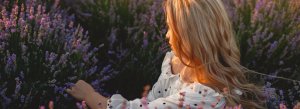 provence-woman-relaxing-lavender-field-lady-white-dress-3